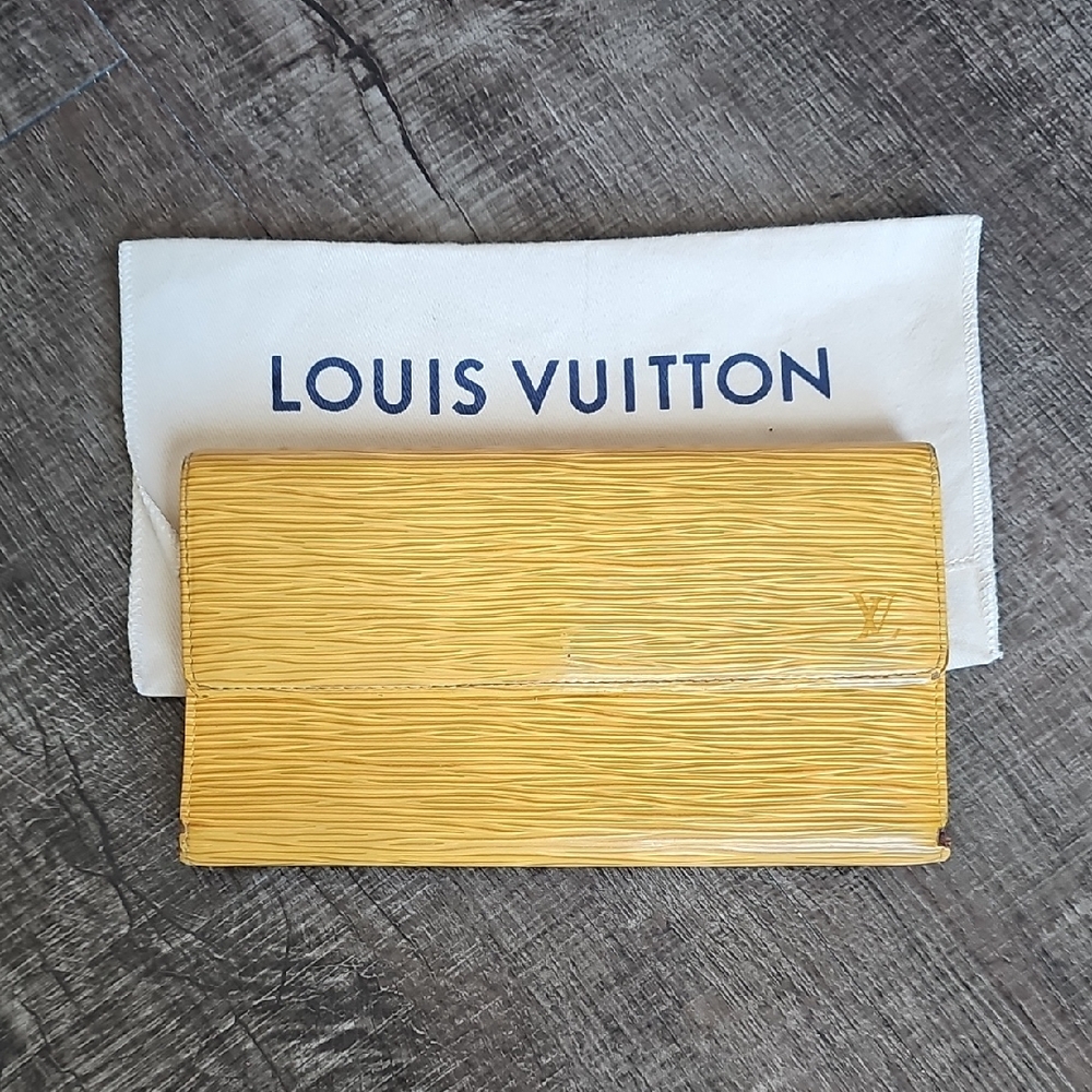 Louis Vuitton - Long Wallet